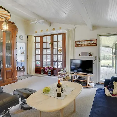 Simon - 225m From The Sea By Interhome *